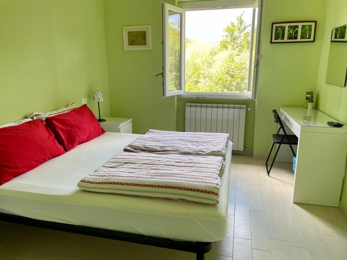 Bed and Breakfast Impronte Nel Bosco Calice al Cornoviglio Екстер'єр фото